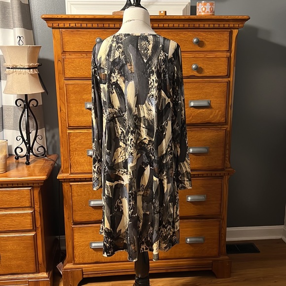 Dress - Picture 2 of 2